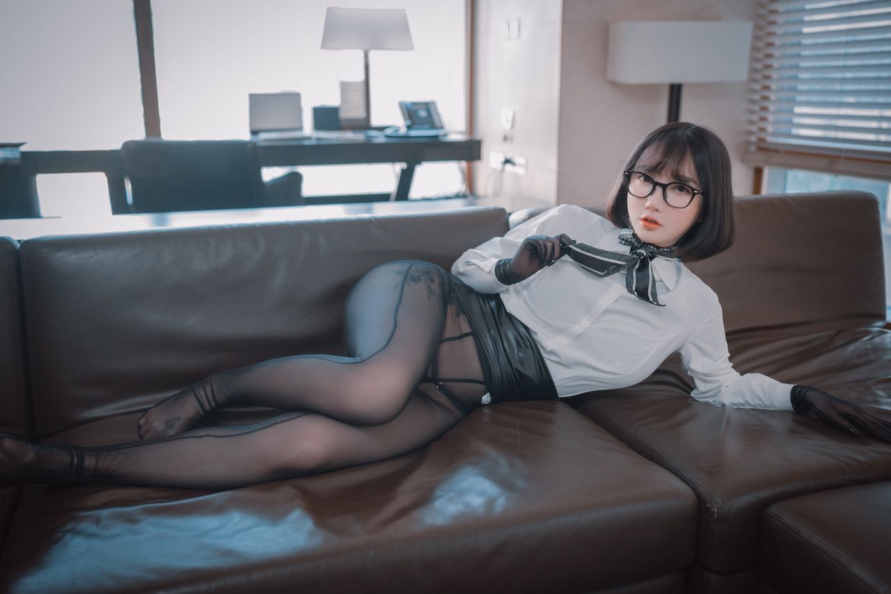 Son Yeeun 손예은, [DJAWA] Naughty Supervisor Set.01