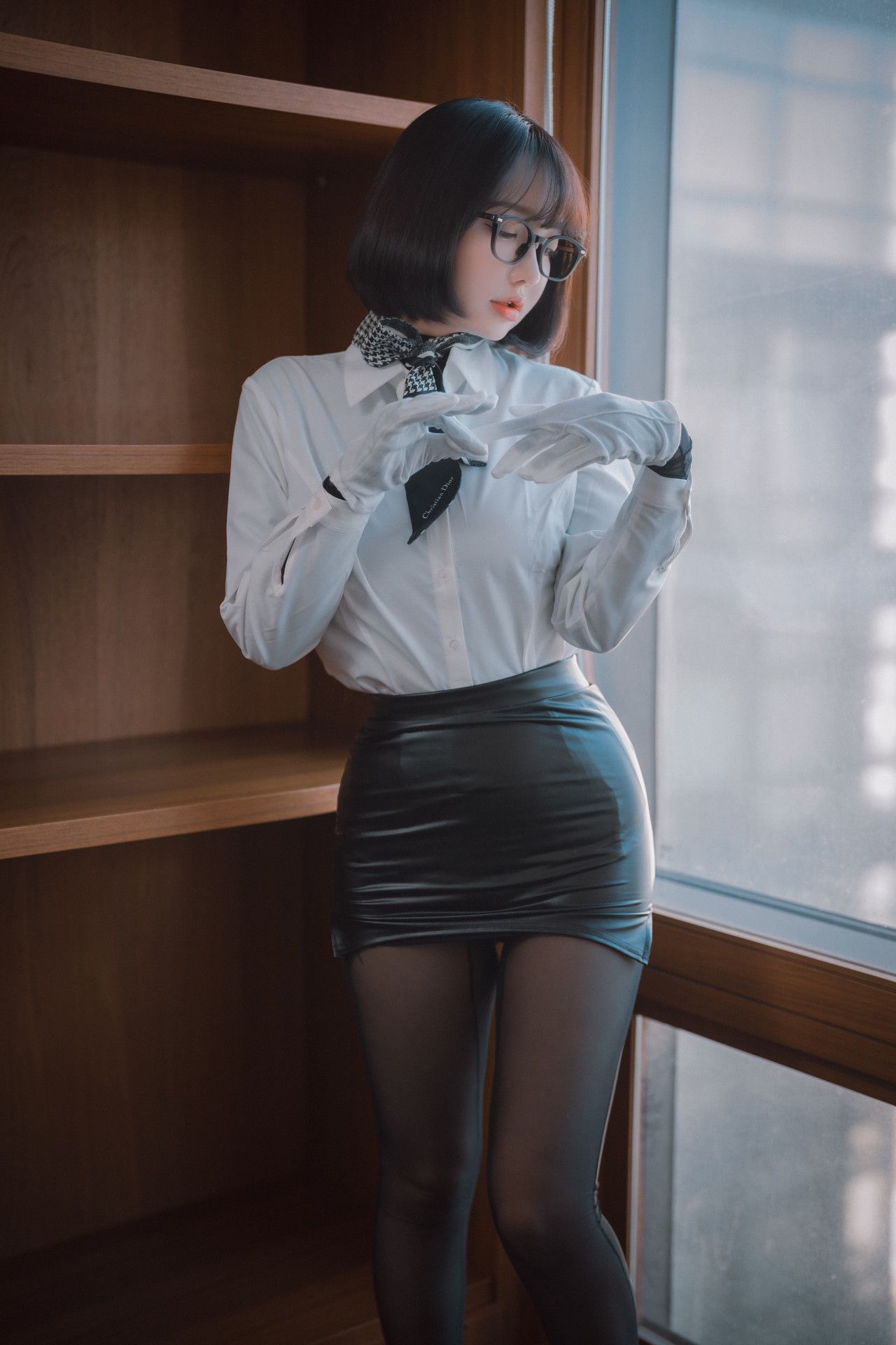 Son Yeeun Naughty Supervisor Set.01