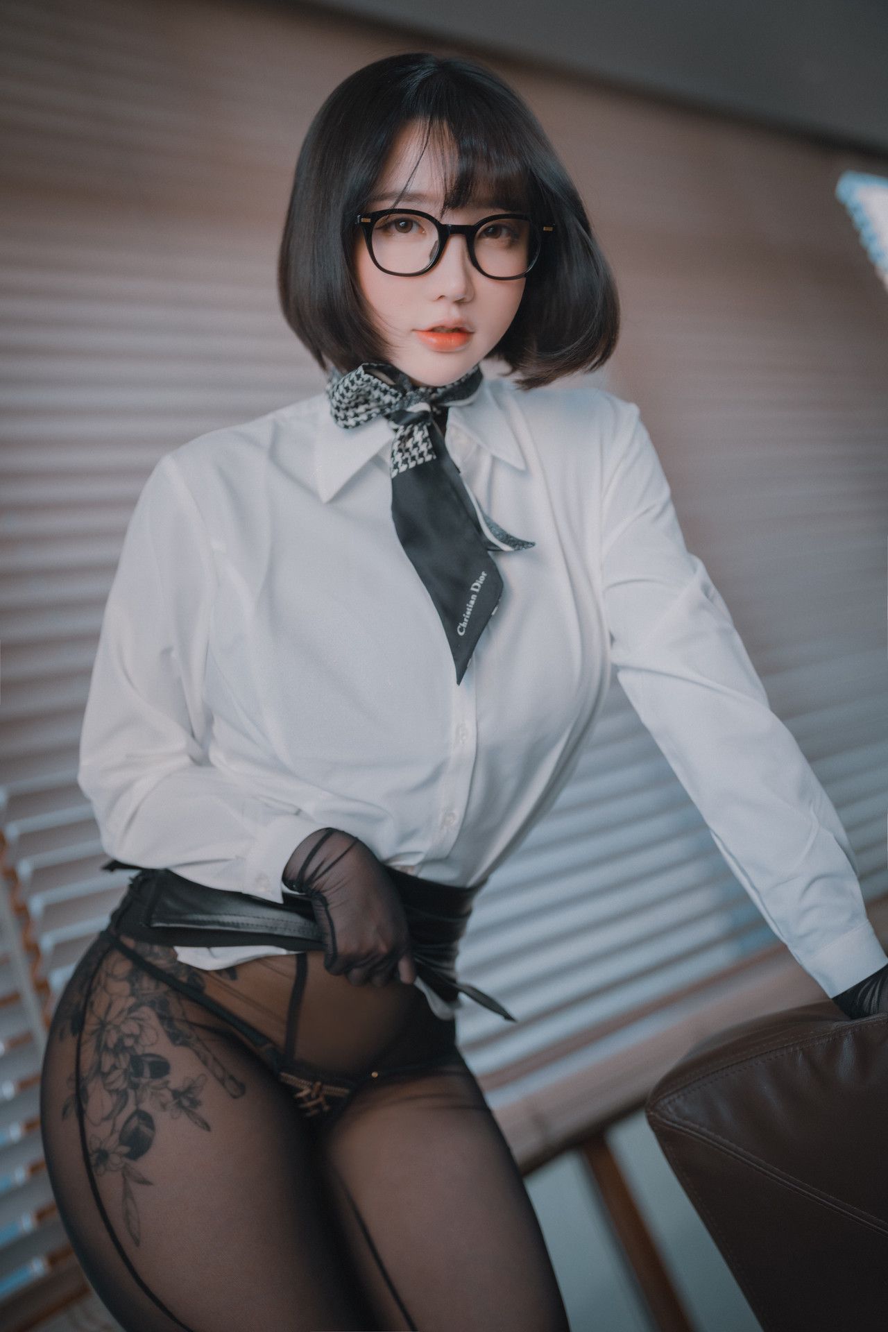 Son Yeeun Naughty Supervisor Set.01